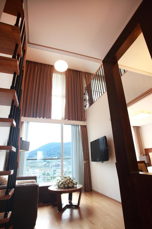 Hotel Riviera Кодже Экстерьер фото