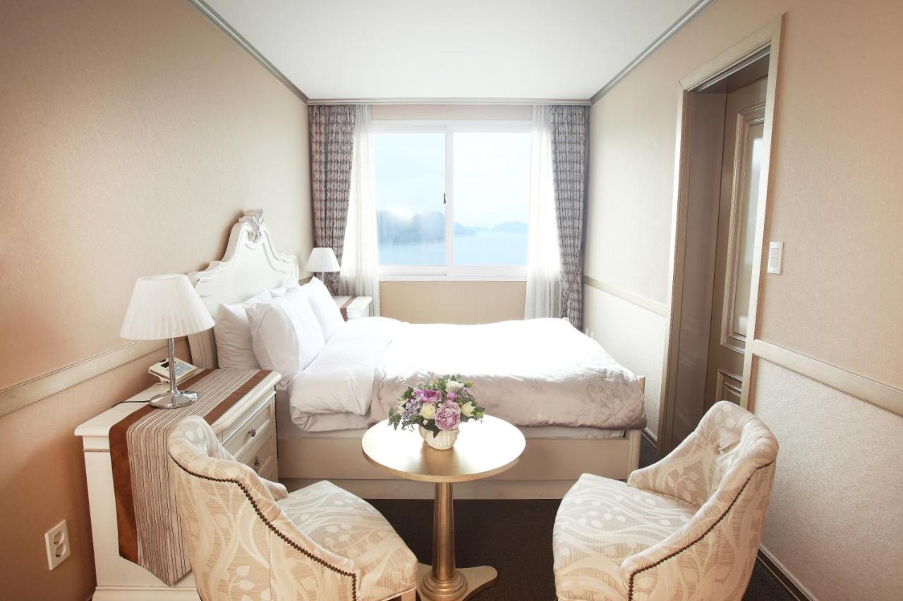 Hotel Riviera Кодже Экстерьер фото